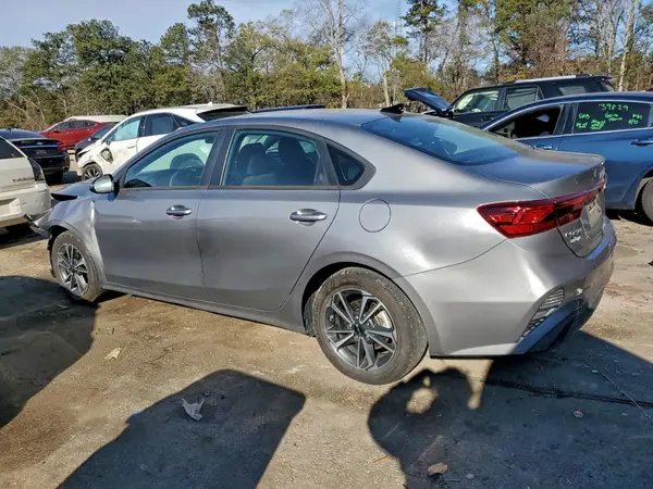 3KPF24ADXRE743704 2024 KIA FORTE - Image 2