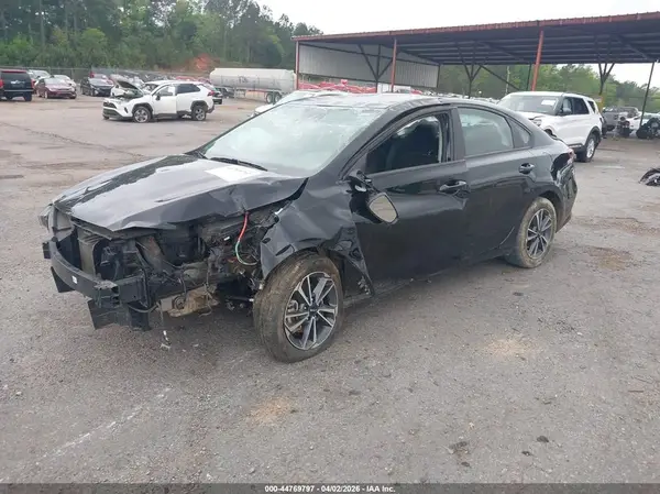 3KPF24ADXRE747154 2024 KIA FORTE - Image 2