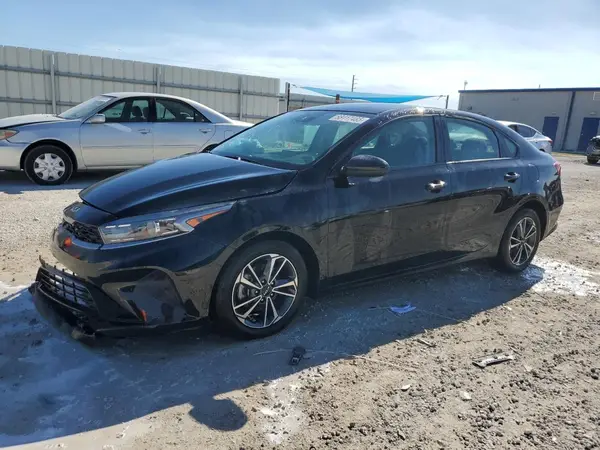 3KPF24ADXRE748983 2024 KIA FORTE - Image 1