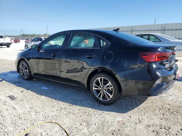 3KPF24ADXRE748983 2024 KIA FORTE - Image 2