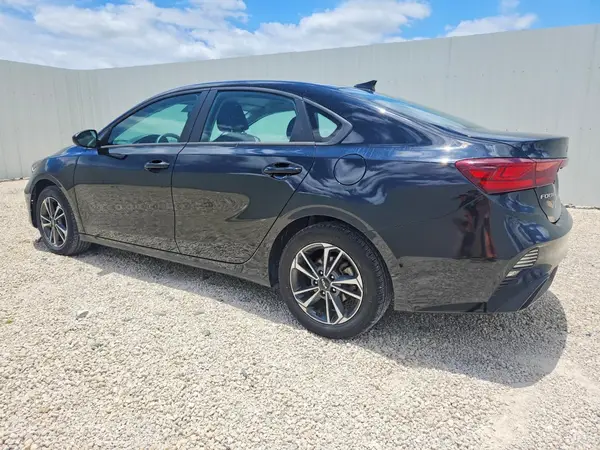 3KPF24ADXRE752483 2024 KIA FORTE - Image 2