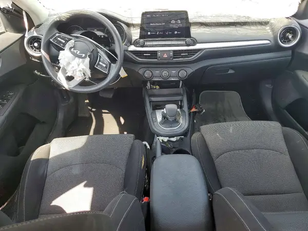 3KPF24ADXRE752516 2024 KIA FORTE - Image 8