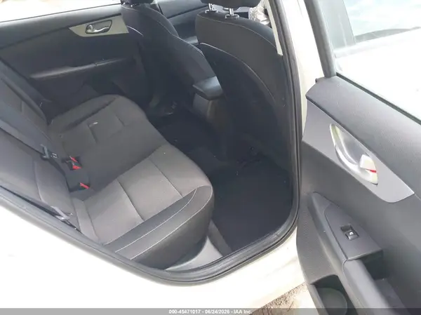 3KPF24ADXRE753889 2024 KIA FORTE - Image 8