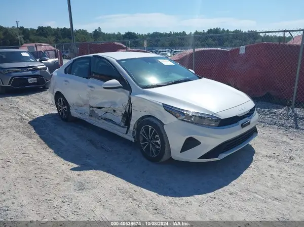 3KPF24ADXRE754038 2024 KIA FORTE - Image 1