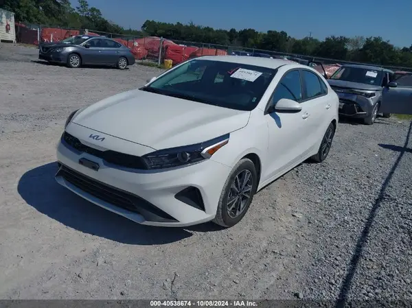 3KPF24ADXRE754038 2024 KIA FORTE - Image 2