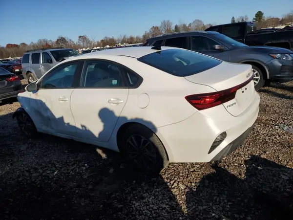 3KPF24ADXRE754203 2024 KIA FORTE - Image 2