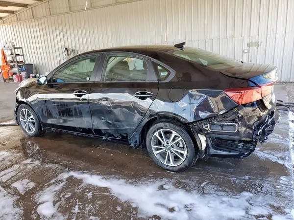 3KPF24ADXRE761538 2024 KIA FORTE - Image 2