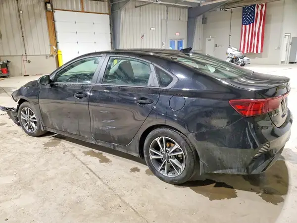 3KPF24ADXRE761765 2024 KIA FORTE - Image 2