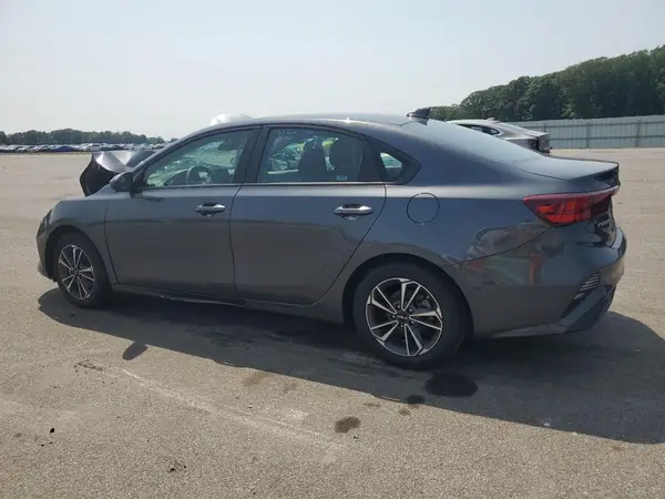 3KPF24ADXRE761927 2024 KIA FORTE - Image 2