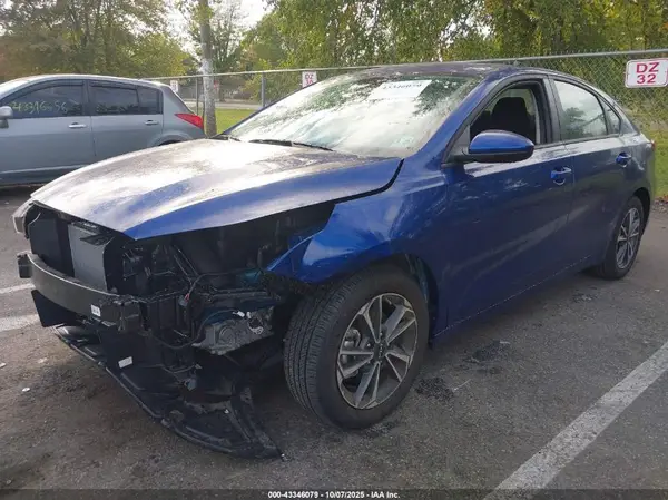 3KPF24ADXRE762737 2024 KIA FORTE - Image 2