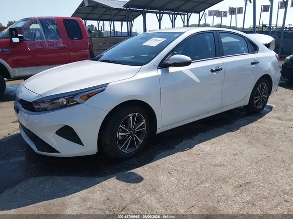 3KPF24ADXRE763354 2024 KIA FORTE - Image 2