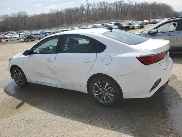 3KPF24ADXRE763984 2024 KIA FORTE - Image 2