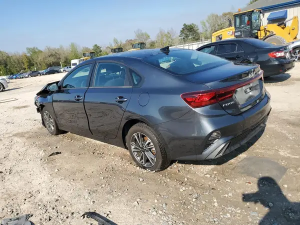 3KPF24ADXRE765055 2024 KIA FORTE - Image 2