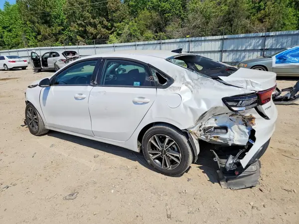 3KPF24ADXRE765170 2024 KIA FORTE - Image 2