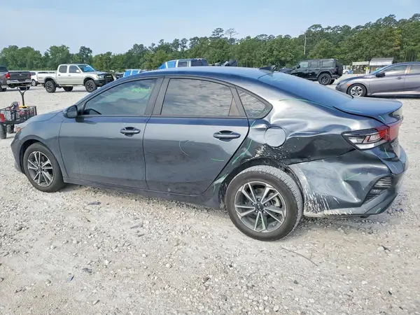 3KPF24ADXRE765699 2024 KIA FORTE - Image 2