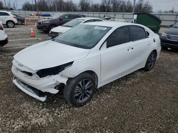 3KPF24ADXRE766237 2024 KIA FORTE - Image 1
