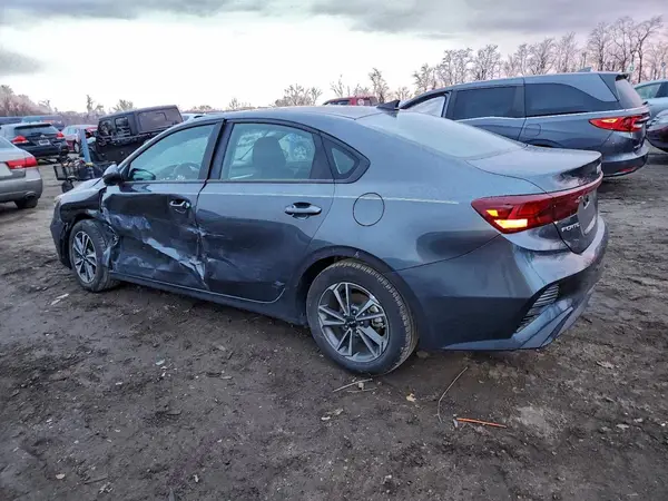 3KPF24ADXRE766254 2024 KIA FORTE - Image 2