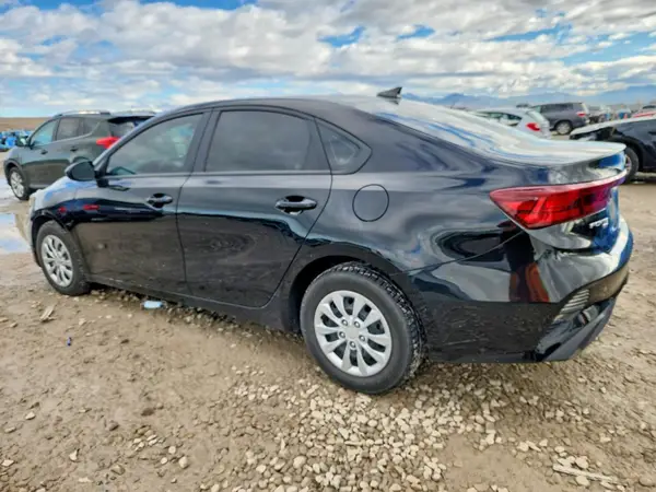 3KPF24ADXRE766285 2024 KIA FORTE - Image 2