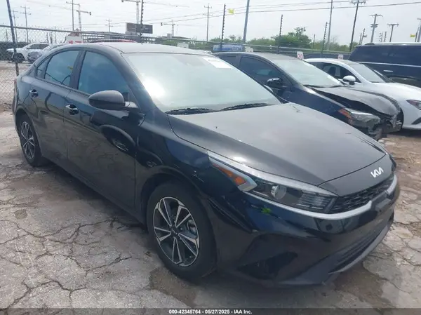 3KPF24ADXRE767226 2024 KIA FORTE - Image 1