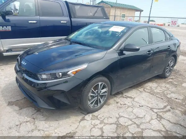 3KPF24ADXRE767226 2024 KIA FORTE - Image 2