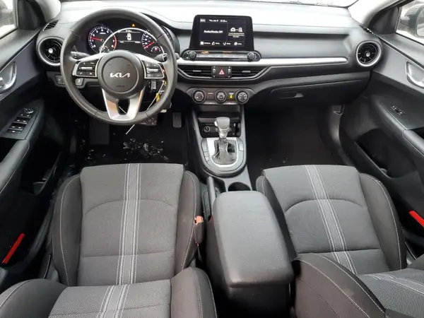 3KPF24ADXRE768263 2024 KIA FORTE - Image 8