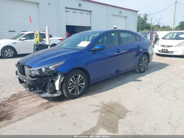 3KPF24ADXRE769283 2024 KIA FORTE - Image 2