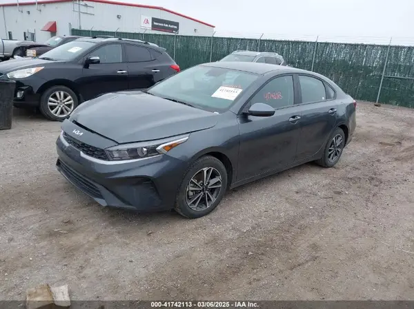 3KPF24ADXRE769378 2024 KIA FORTE - Image 2