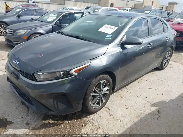 3KPF24ADXRE771289 2024 KIA FORTE - Image 2