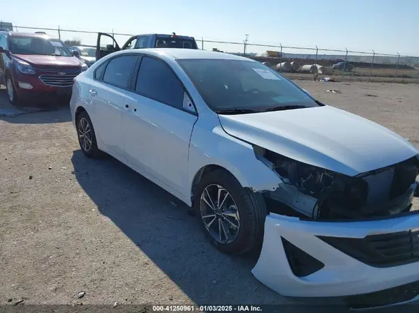 3KPF24ADXRE772183 2024 KIA FORTE - Image 1