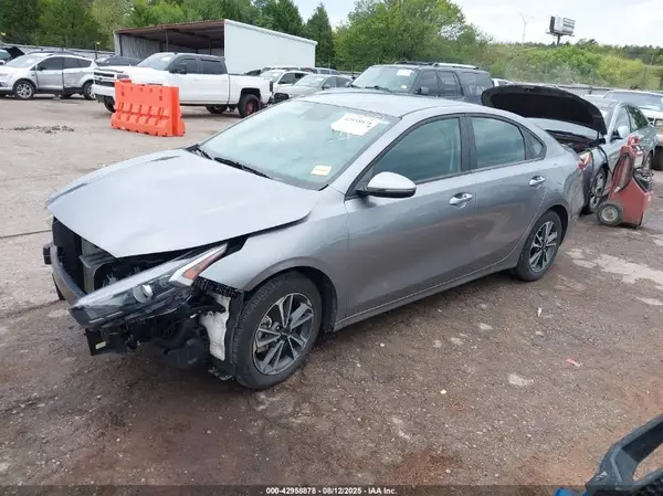 3KPF24ADXRE772751 2024 KIA FORTE - Image 2
