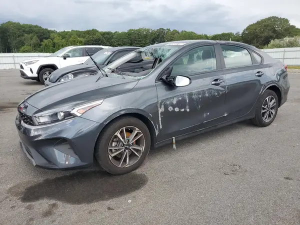 3KPF24ADXRE773964 2024 KIA FORTE - Image 1