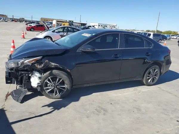 3KPF24ADXRE774211 2024 KIA FORTE - Image 1