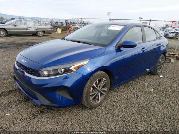 3KPF24ADXRE777299 2024 KIA FORTE - Image 2