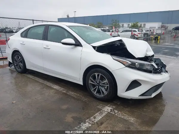 3KPF24ADXRE777383 2024 KIA FORTE - Image 1