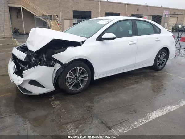 3KPF24ADXRE777383 2024 KIA FORTE - Image 2