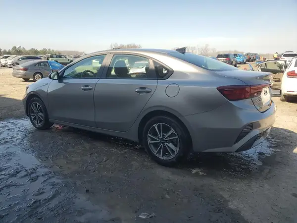 3KPF24ADXRE778890 2024 KIA FORTE - Image 2