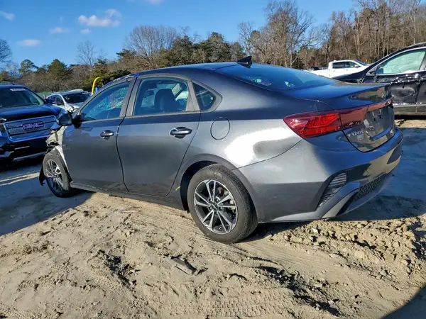 3KPF24ADXRE779408 2024 KIA FORTE - Image 2