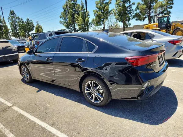 3KPF24ADXRE782342 2024 KIA FORTE - Image 2
