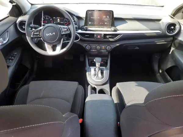 3KPF24ADXRE782907 2024 KIA FORTE - Image 8