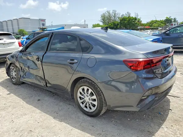 3KPF24ADXRE783944 2024 KIA FORTE - Image 2