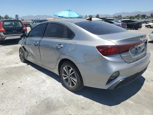 3KPF24ADXRE785936 2024 KIA FORTE - Image 2