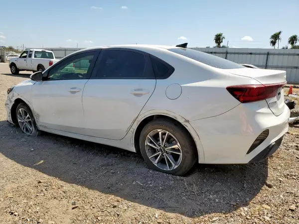 3KPF24ADXRE787007 2024 KIA FORTE - Image 2