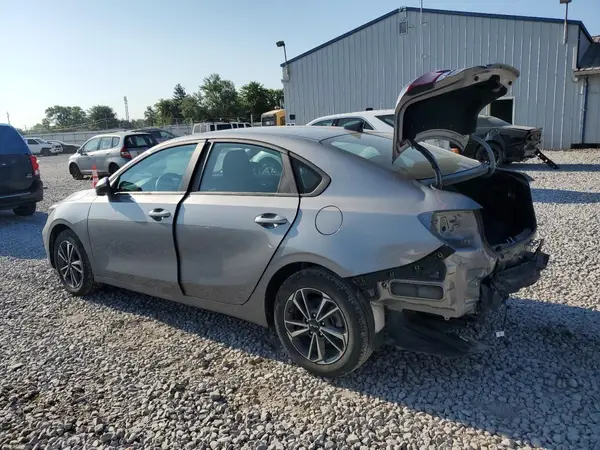 3KPF24ADXRE788089 2024 KIA FORTE - Image 2