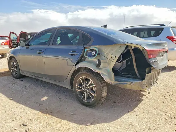 3KPF24ADXRE790053 2024 KIA FORTE - Image 2