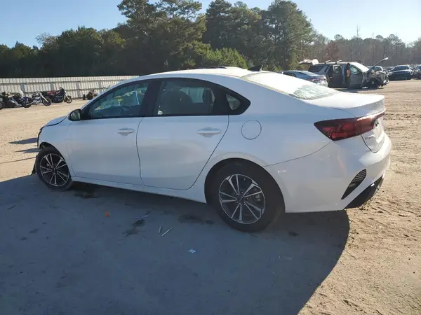 3KPF24ADXRE793468 2024 KIA FORTE - Image 2