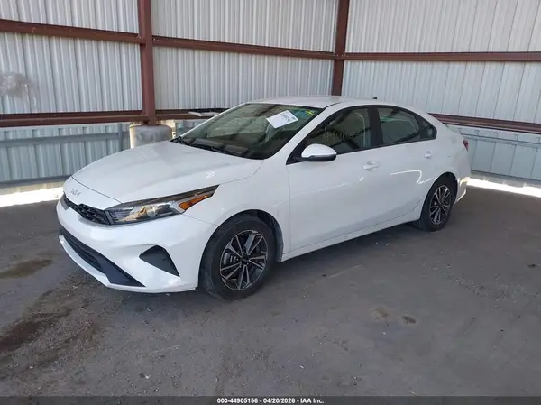 3KPF24ADXRE794149 2024 KIA FORTE - Image 2