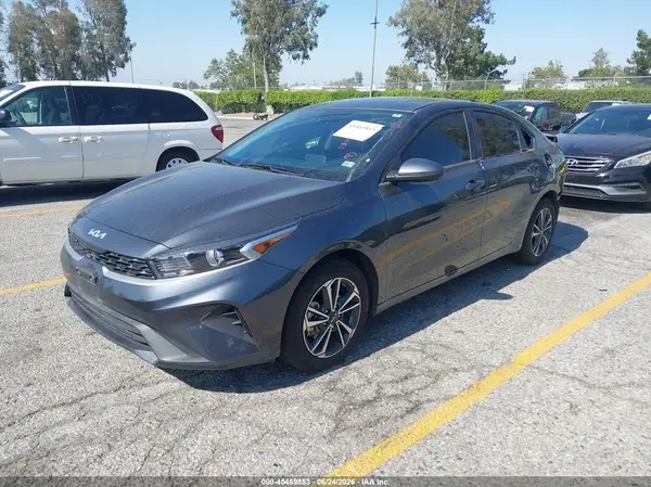 3KPF24ADXRE795432 2024 KIA FORTE - Image 2