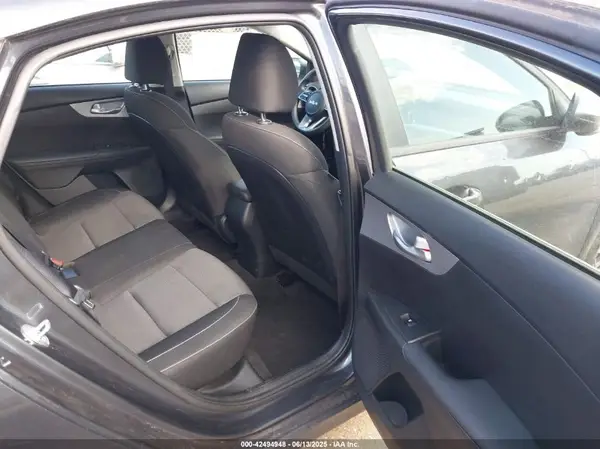 3KPF24ADXRE795978 2024 KIA FORTE - Image 8
