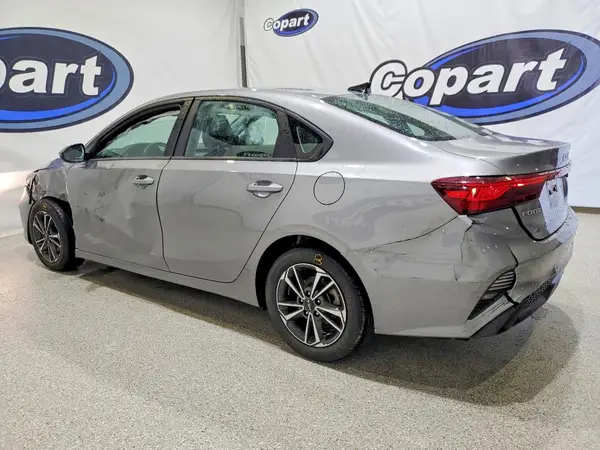 3KPF24ADXRE796614 2024 KIA FORTE - Image 2