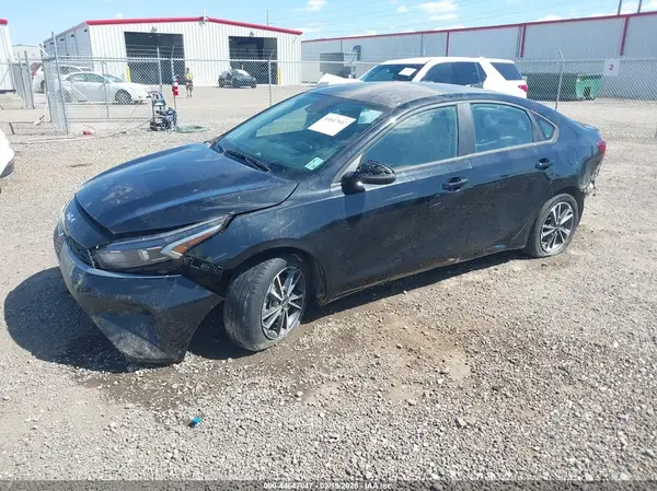 3KPF24ADXRE797083 2024 KIA FORTE - Image 2